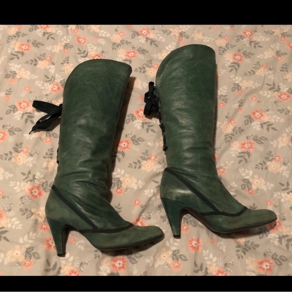 Women’s Knee-High Lace Up Kitten Heel Boots green amazing real leather